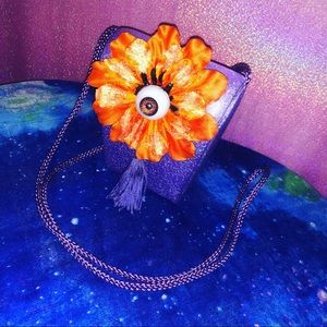 Creepy cute eyeball purse